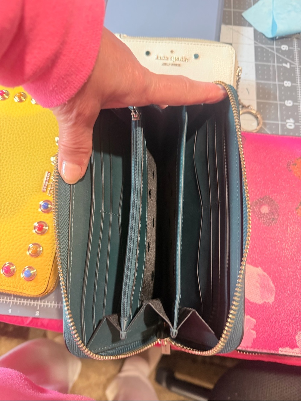 Kate Spade bundle. Three wallets all New and one card holder. Excellent buy - Picture 4 of 11